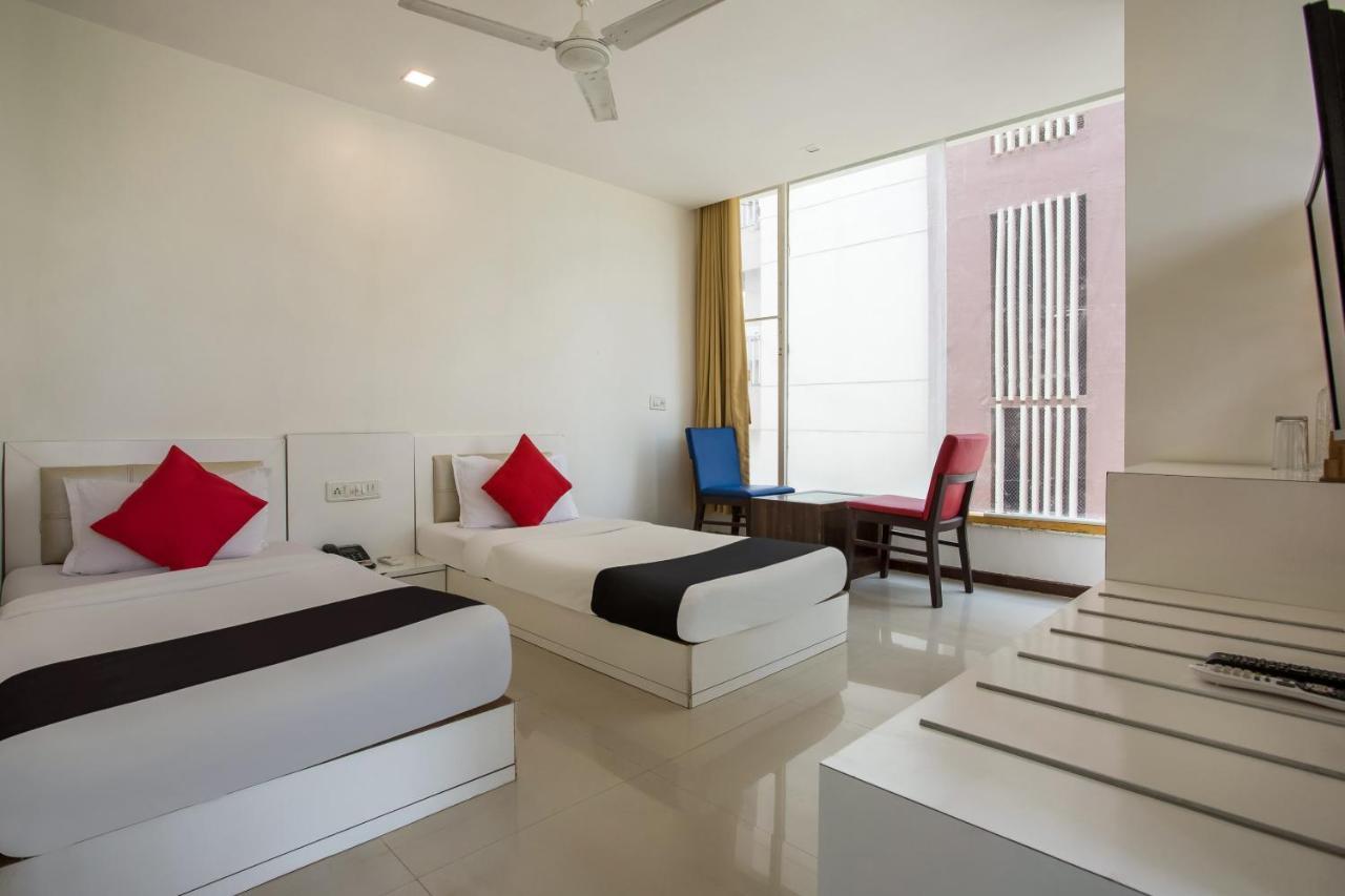 Capital O 35557 Hotel Aura Bombay Exterior foto